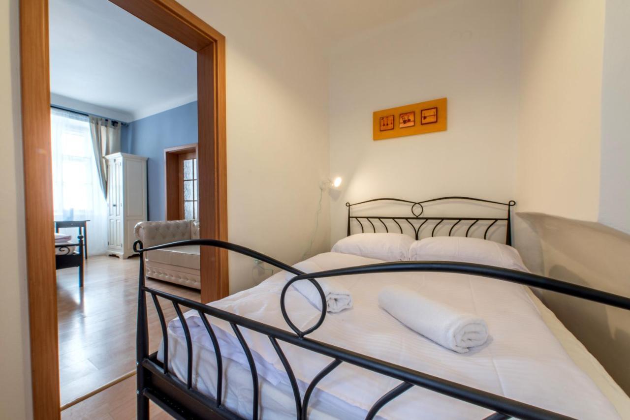 Prague Locals Monastery Apartments 外观 照片